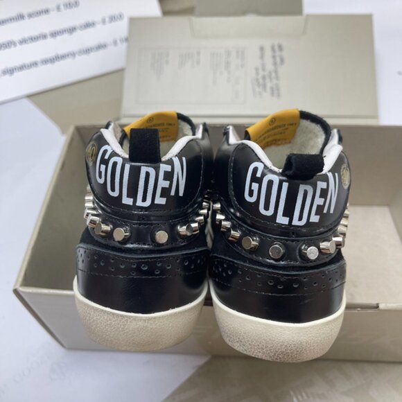 Golden Goose White & Black Sneaker - Picture 3 of 9